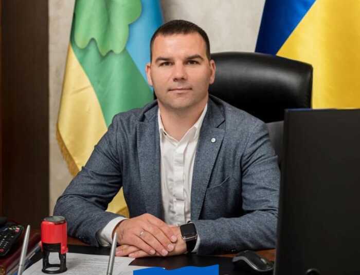 165 тисяч доларів хабара та нуль вироків: голова елітного передмістя Києва Олександр Паламарчук досі керує Гатною