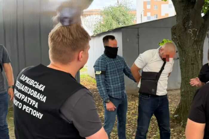 Погрожував «нулем» і вимагав 10 тисяч доларів: майора ВСП затримали на хабарі