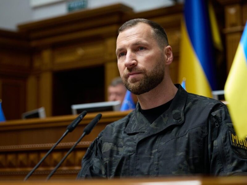 Рада призначила Хмару міністром оборони