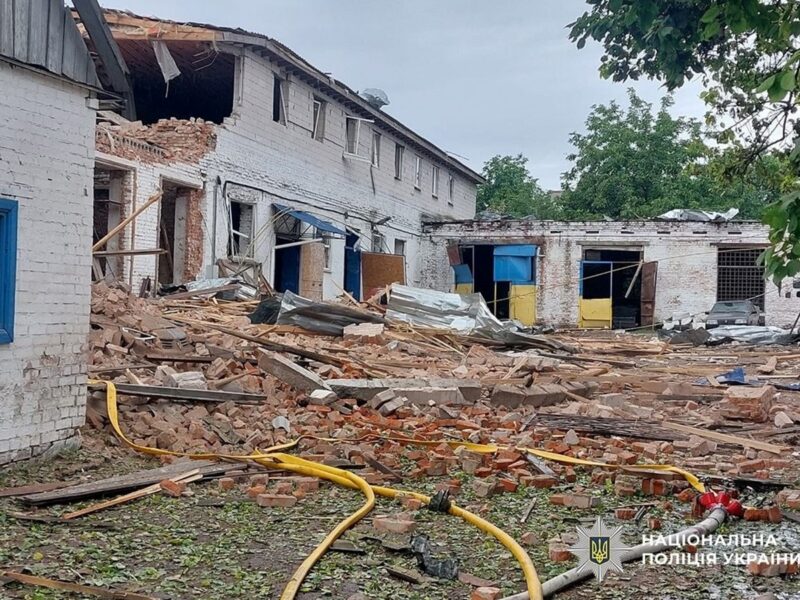 РФ атакувала склади у Прилуках: є жертви і поранені